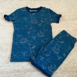 Amazon essentials pajama set- excellent condition!